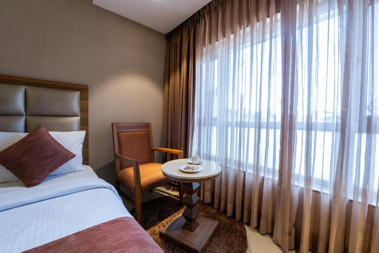 Click Hotel Nashik Dış mekan fotoğraf